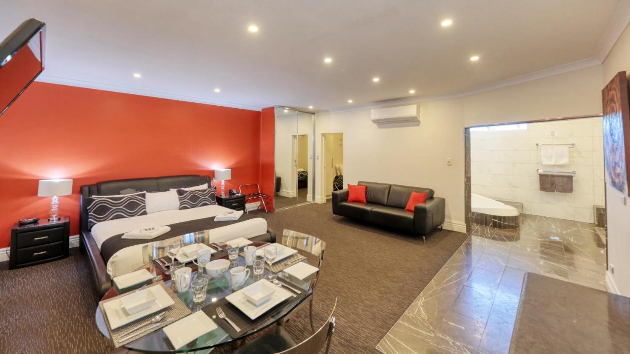 Silver Haven Motor Inn Broken Hill Dış mekan fotoğraf