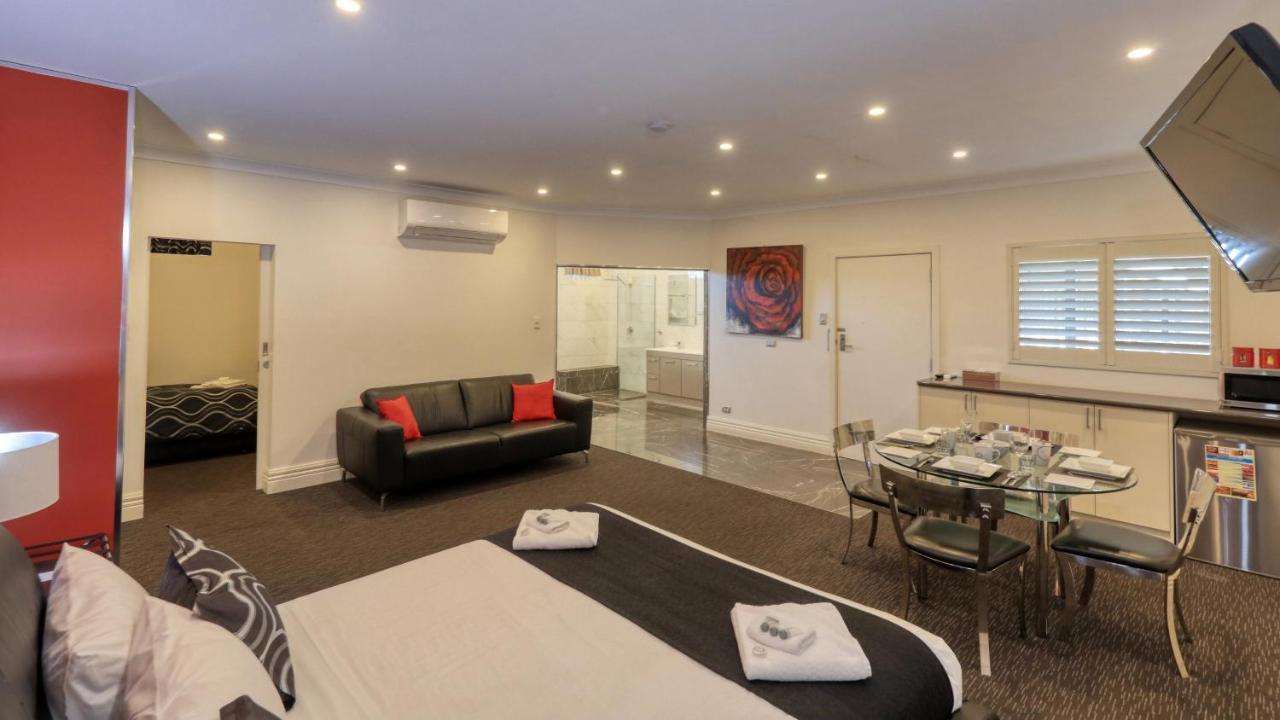 Silver Haven Motor Inn Broken Hill Dış mekan fotoğraf