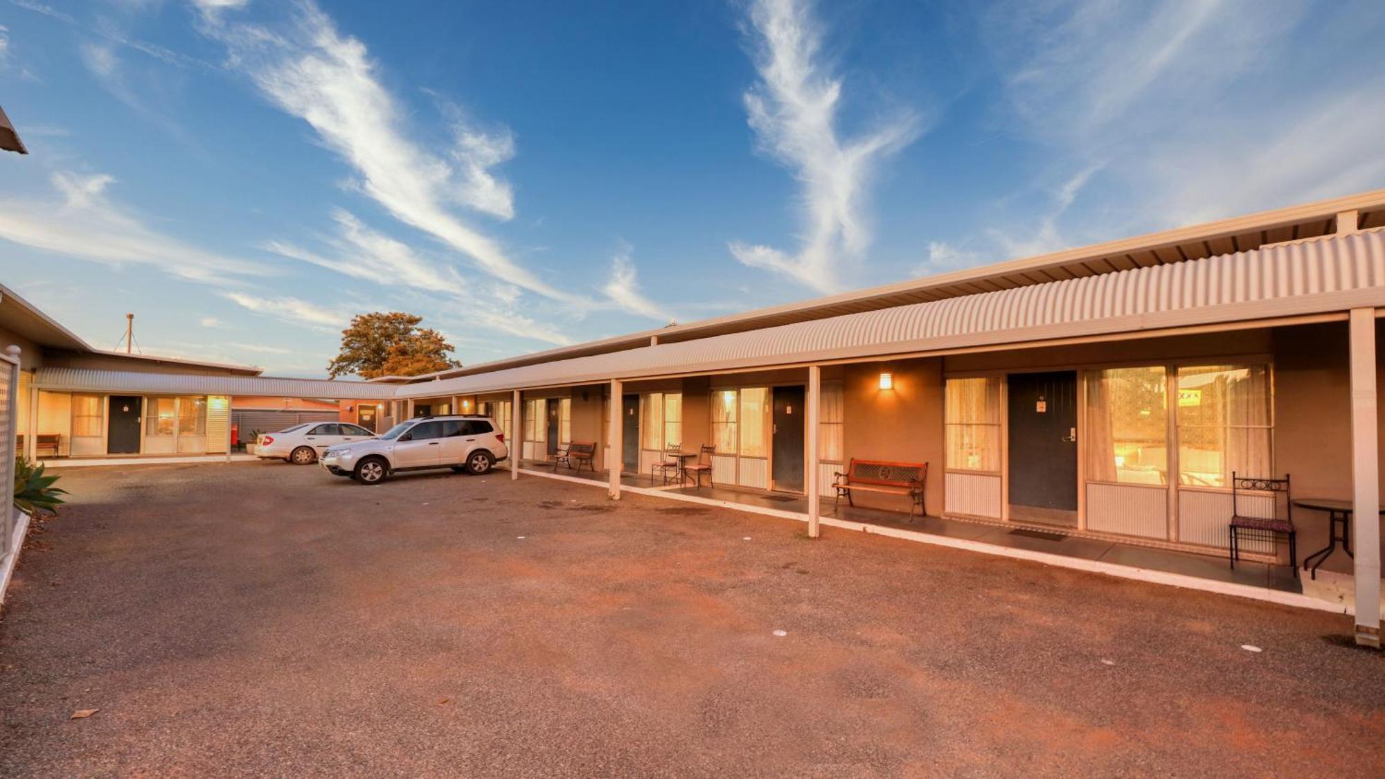 Silver Haven Motor Inn Broken Hill Dış mekan fotoğraf