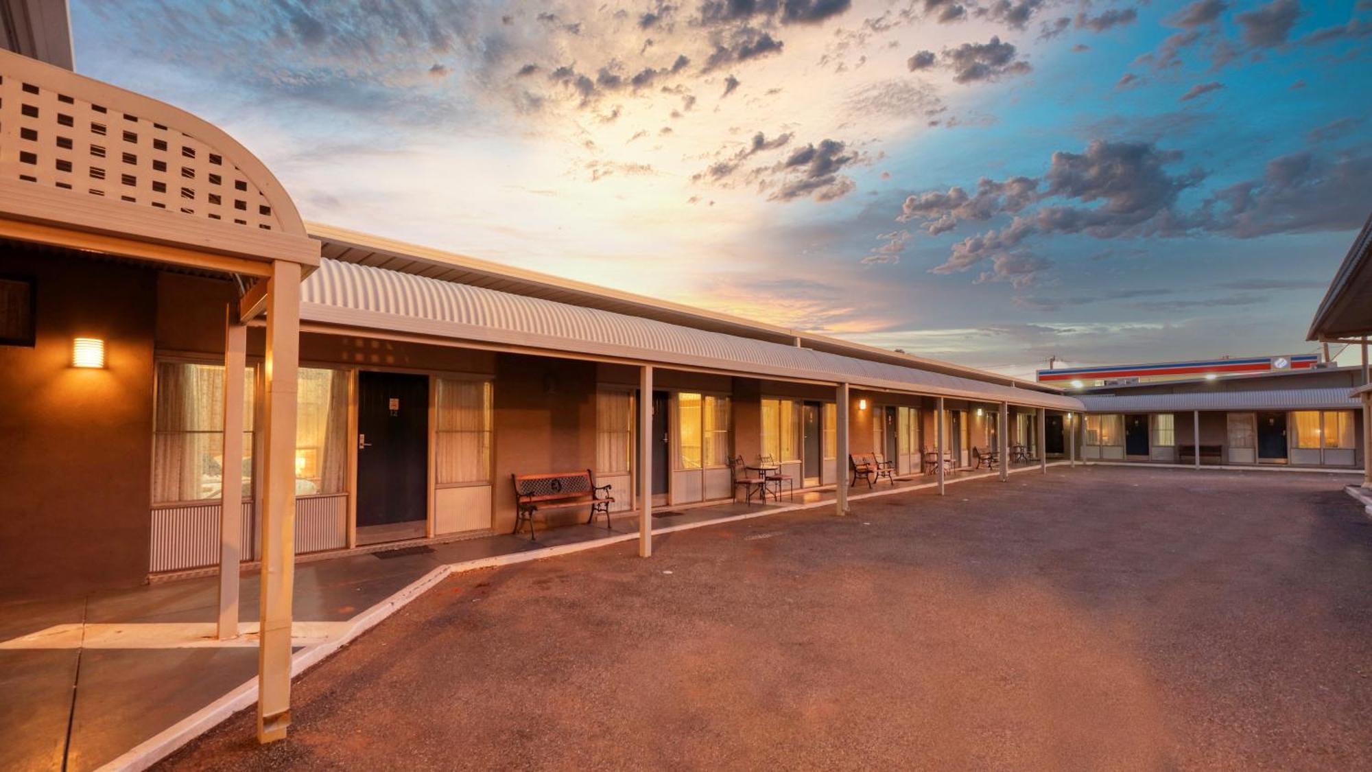 Silver Haven Motor Inn Broken Hill Dış mekan fotoğraf