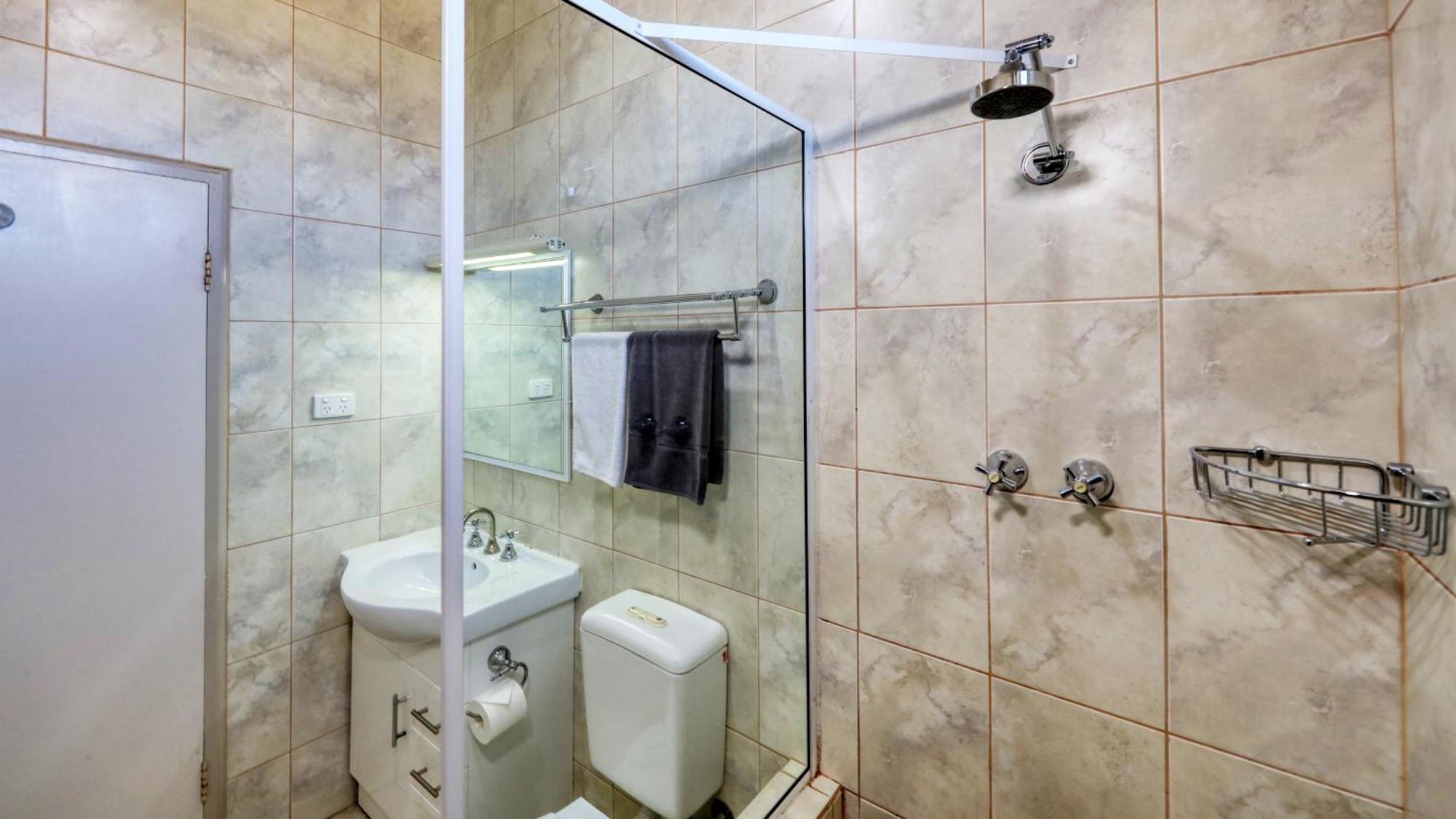 Silver Haven Motor Inn Broken Hill Dış mekan fotoğraf