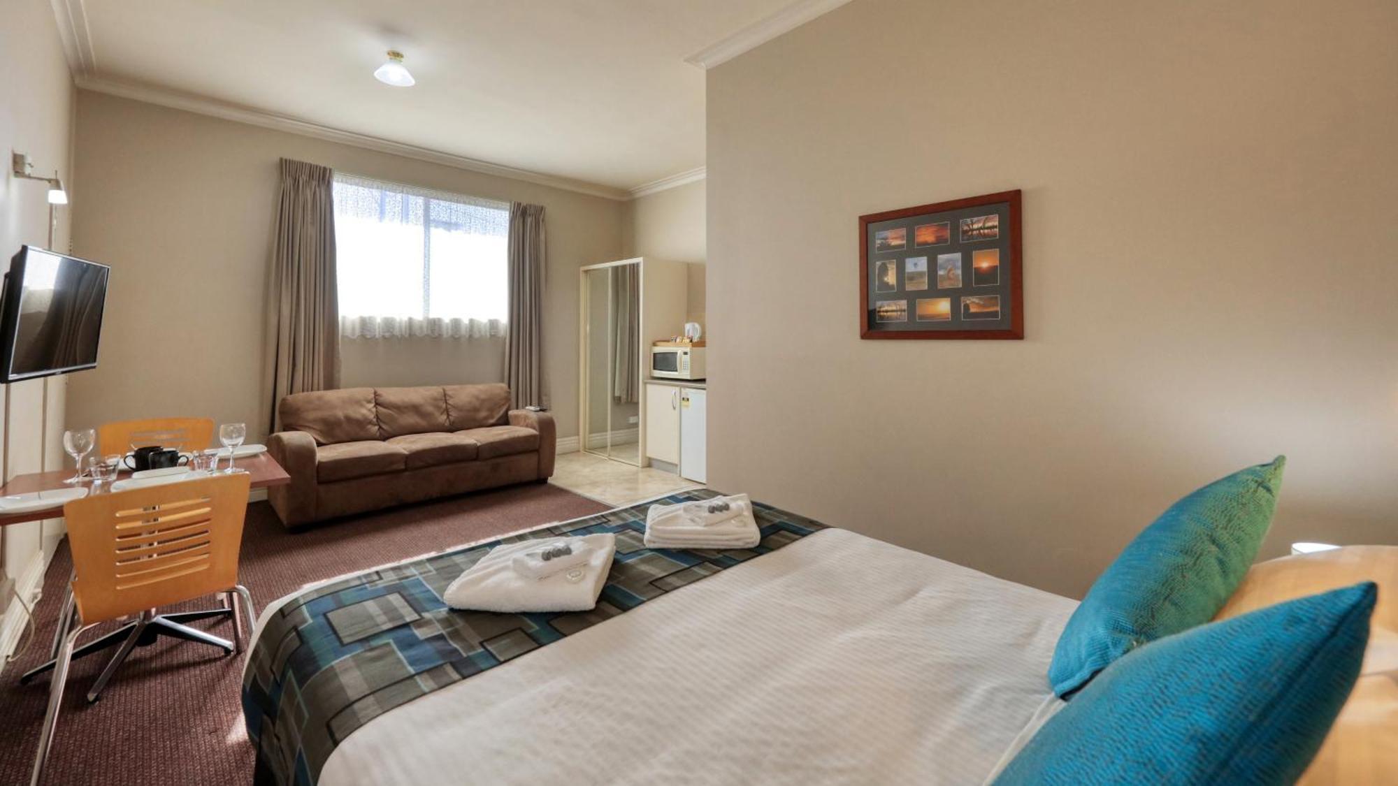 Silver Haven Motor Inn Broken Hill Dış mekan fotoğraf