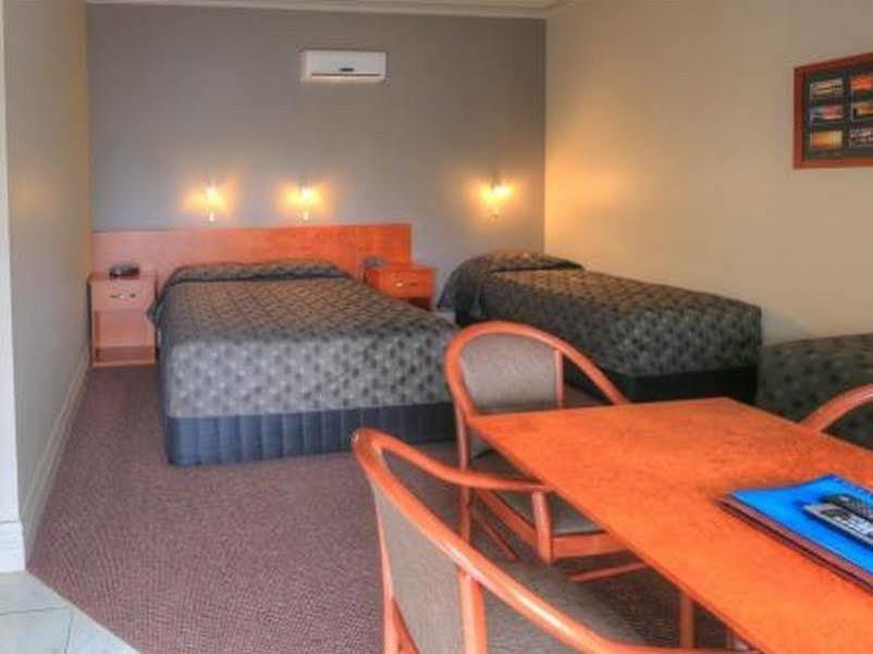 Silver Haven Motor Inn Broken Hill Dış mekan fotoğraf