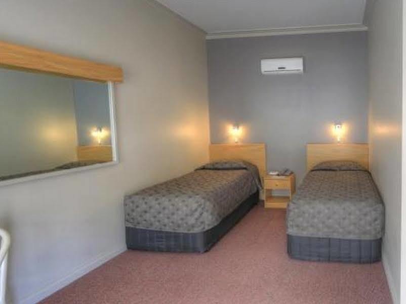 Silver Haven Motor Inn Broken Hill Dış mekan fotoğraf
